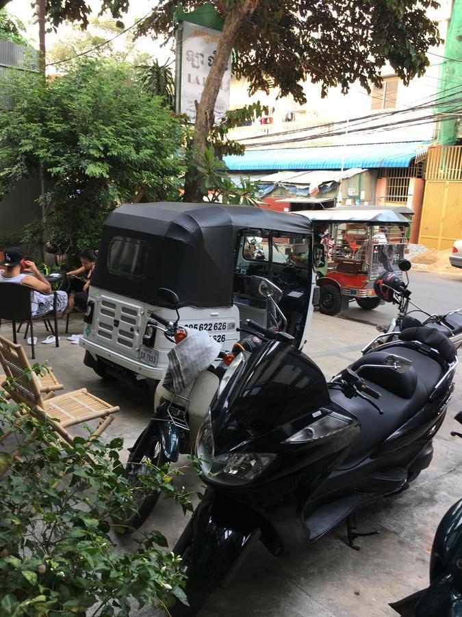 Lalune Hotel Phnom-Penh Buitenkant foto