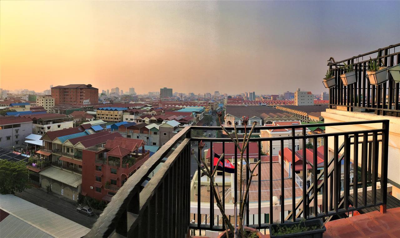 Lalune Hotel Phnom-Penh Buitenkant foto