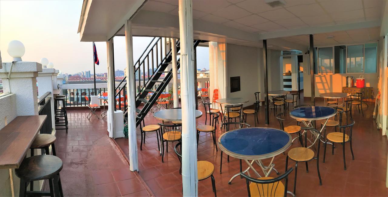 Lalune Hotel Phnom-Penh Buitenkant foto