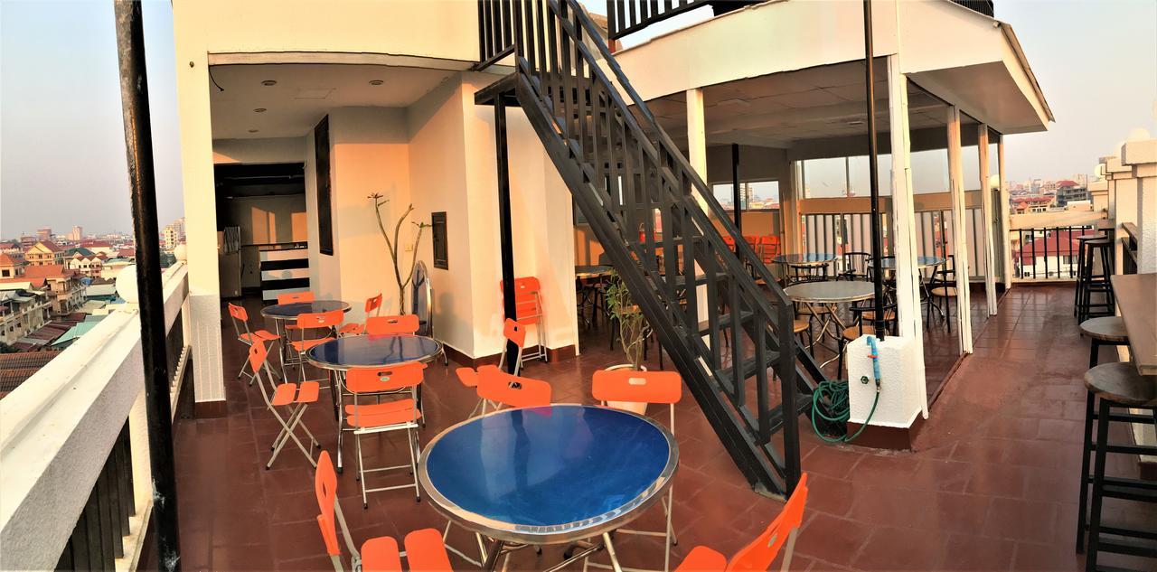 Lalune Hotel Phnom-Penh Buitenkant foto