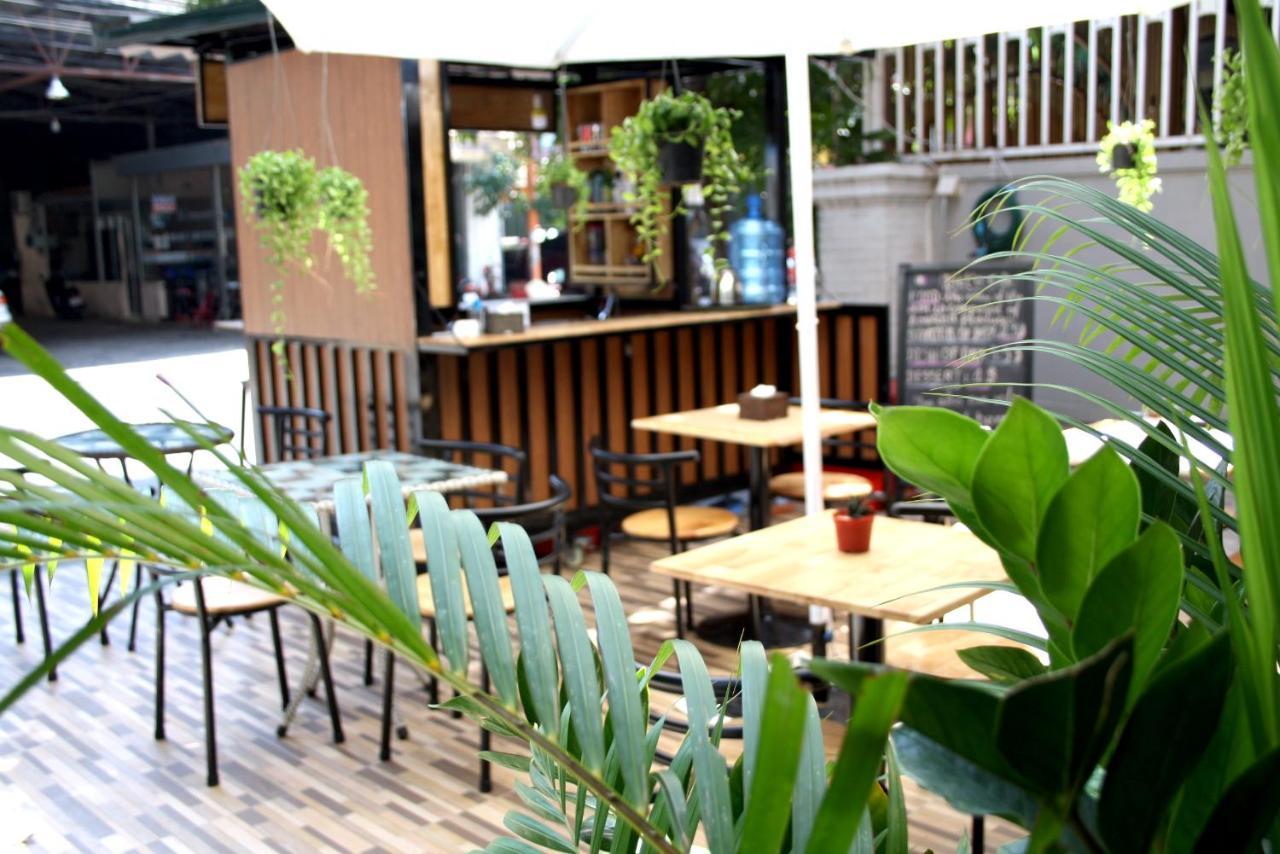 Lalune Hotel Phnom-Penh Buitenkant foto