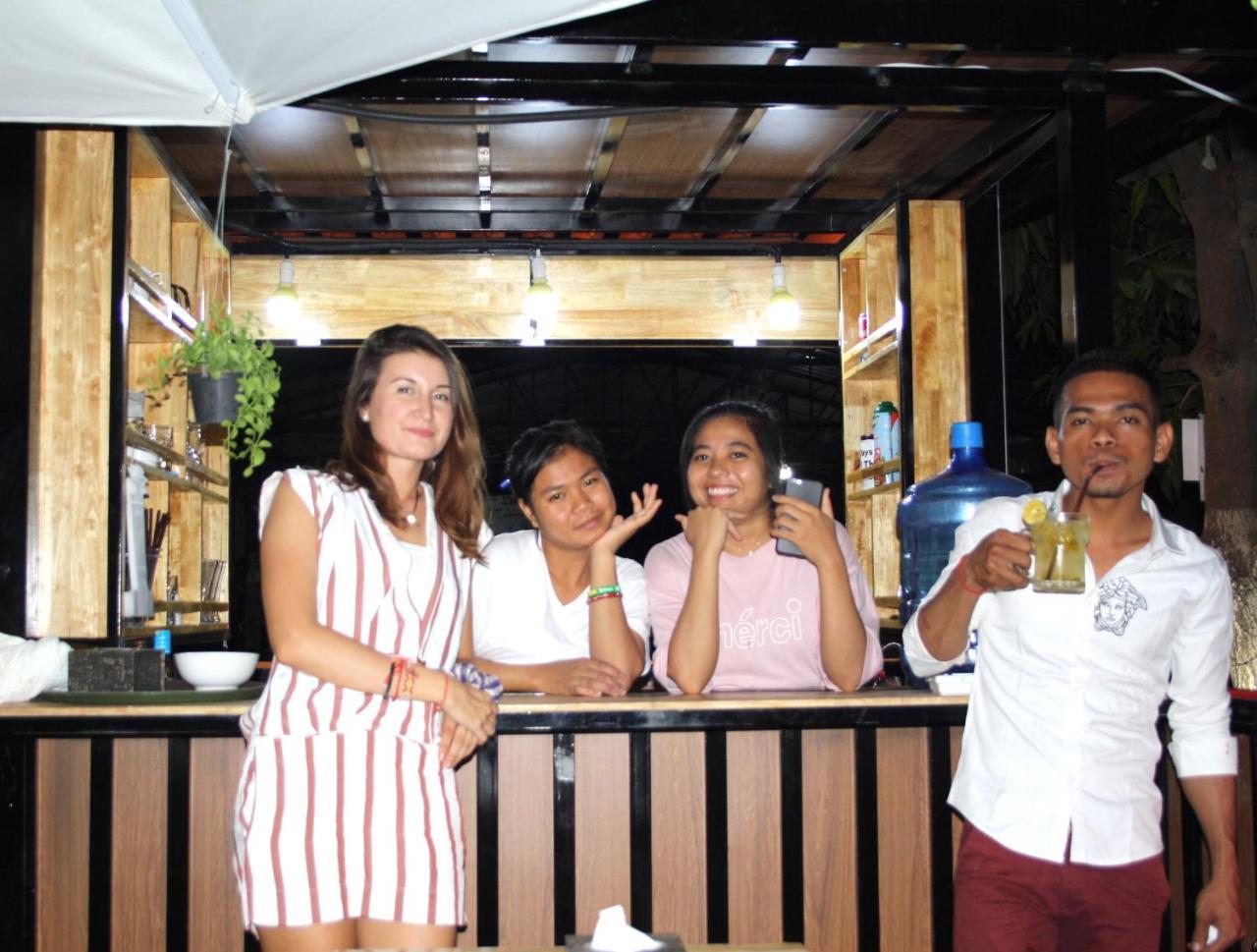 Lalune Hotel Phnom-Penh Buitenkant foto