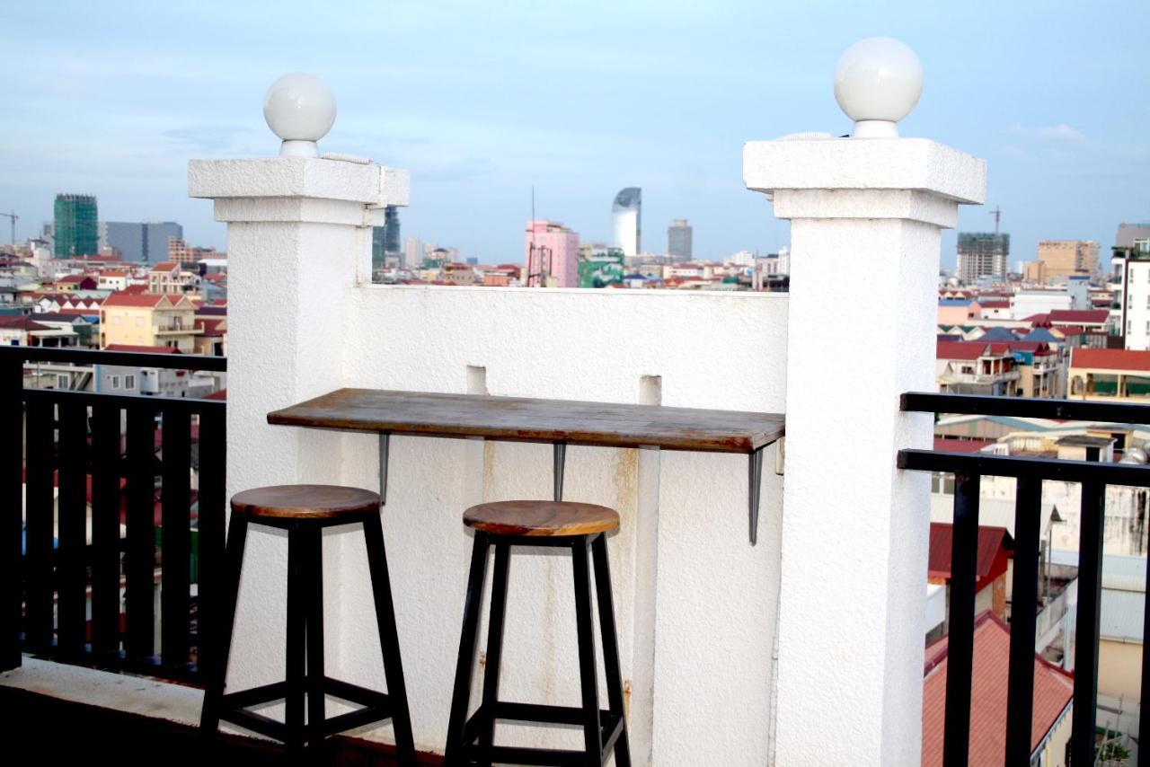 Lalune Hotel Phnom-Penh Buitenkant foto