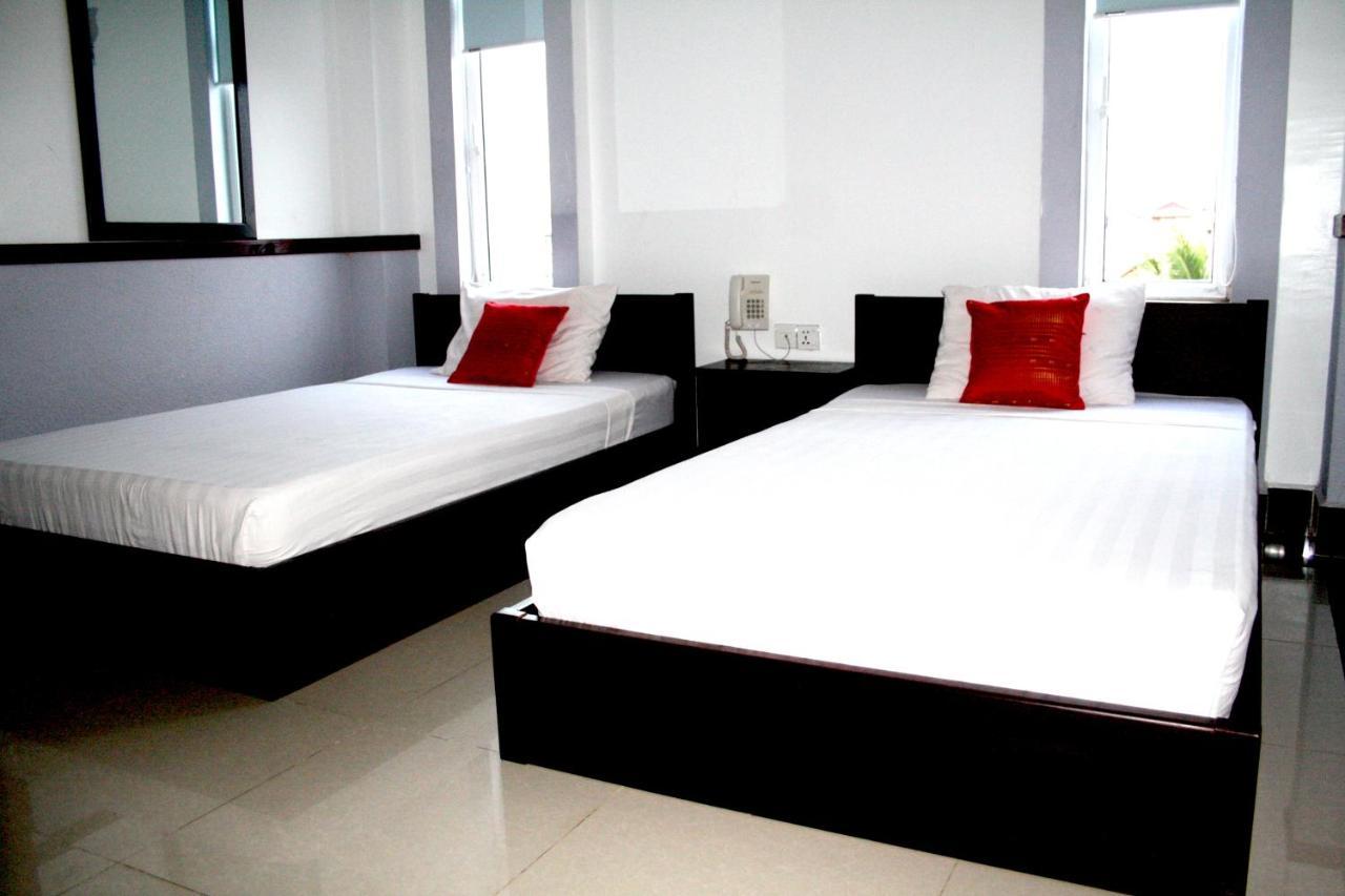 Lalune Hotel Phnom-Penh Buitenkant foto