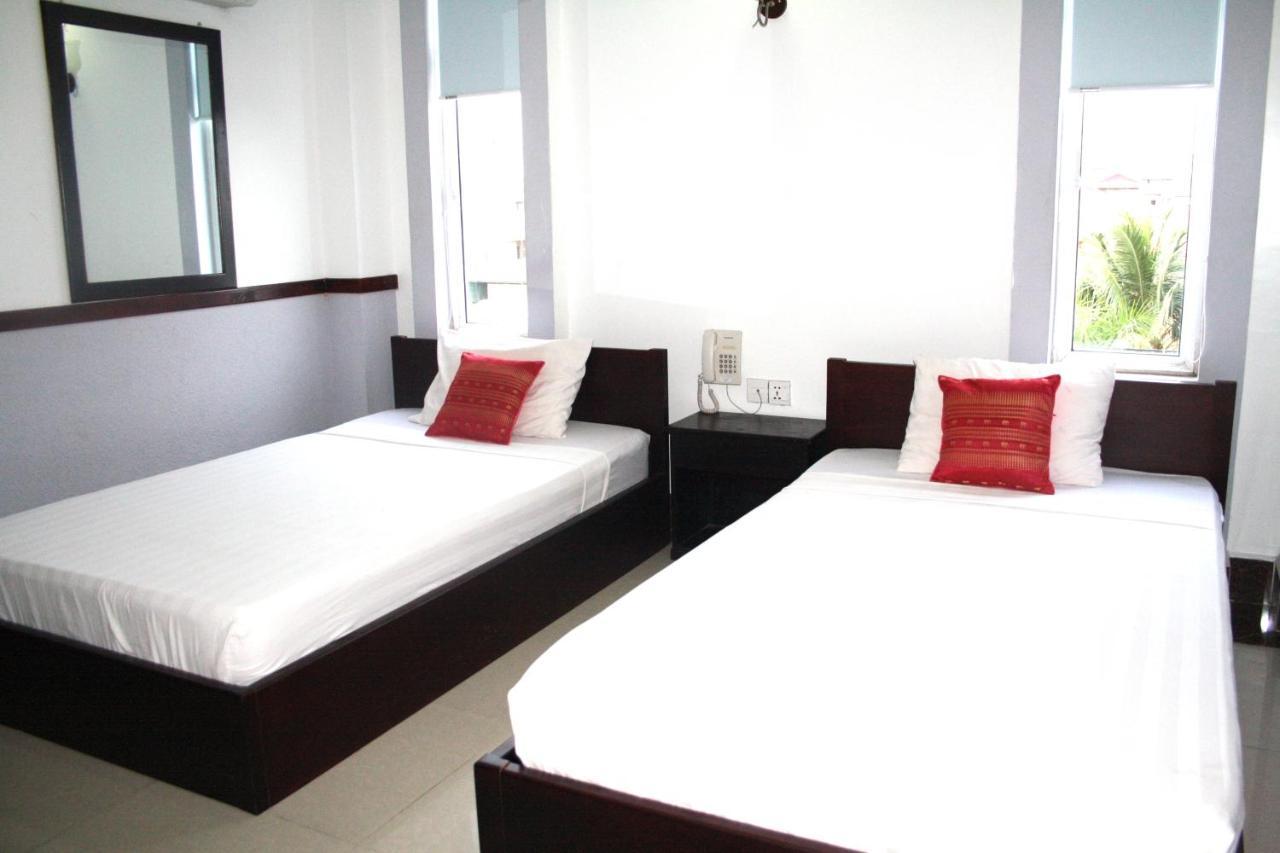 Lalune Hotel Phnom-Penh Buitenkant foto
