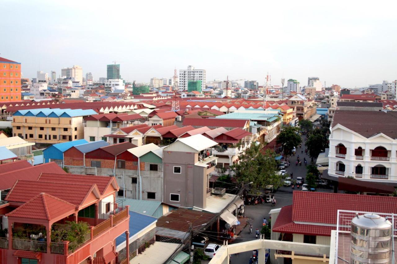 Lalune Hotel Phnom-Penh Buitenkant foto
