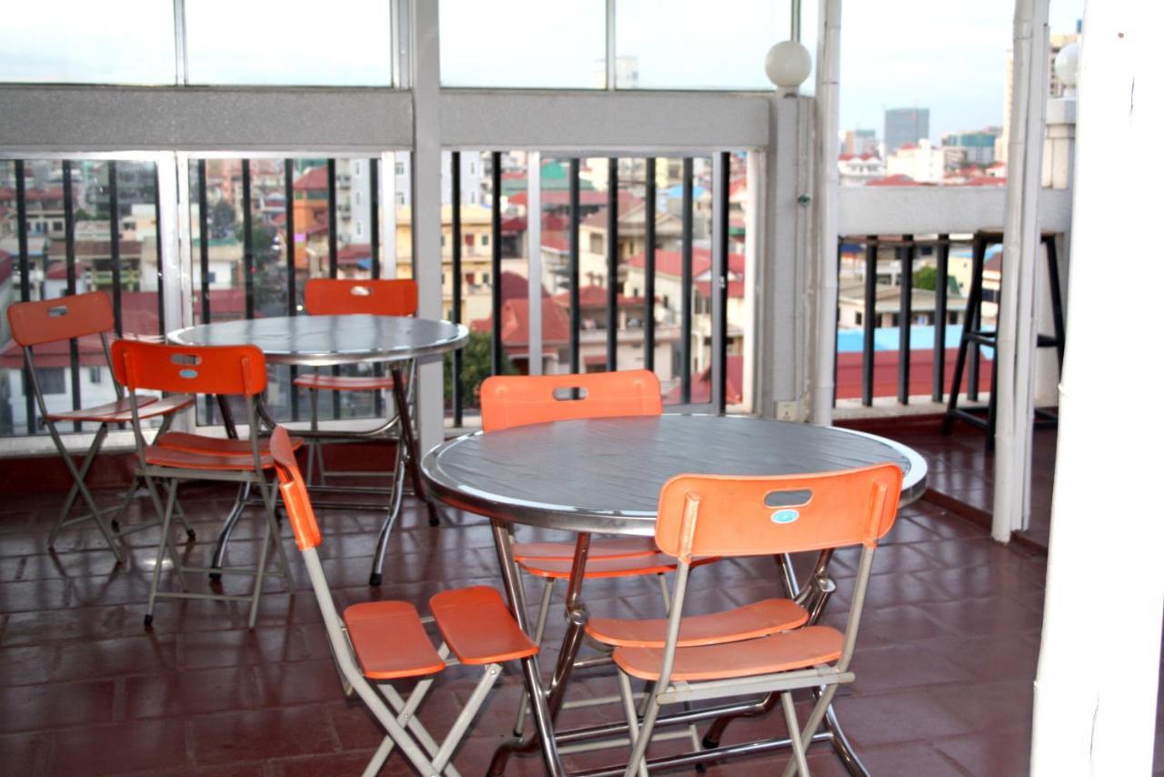 Lalune Hotel Phnom-Penh Buitenkant foto