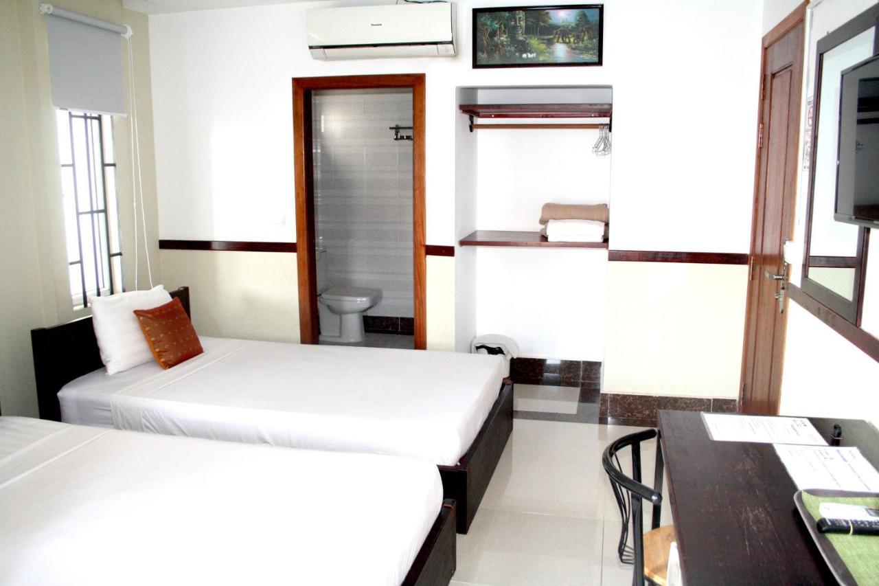 Lalune Hotel Phnom-Penh Buitenkant foto