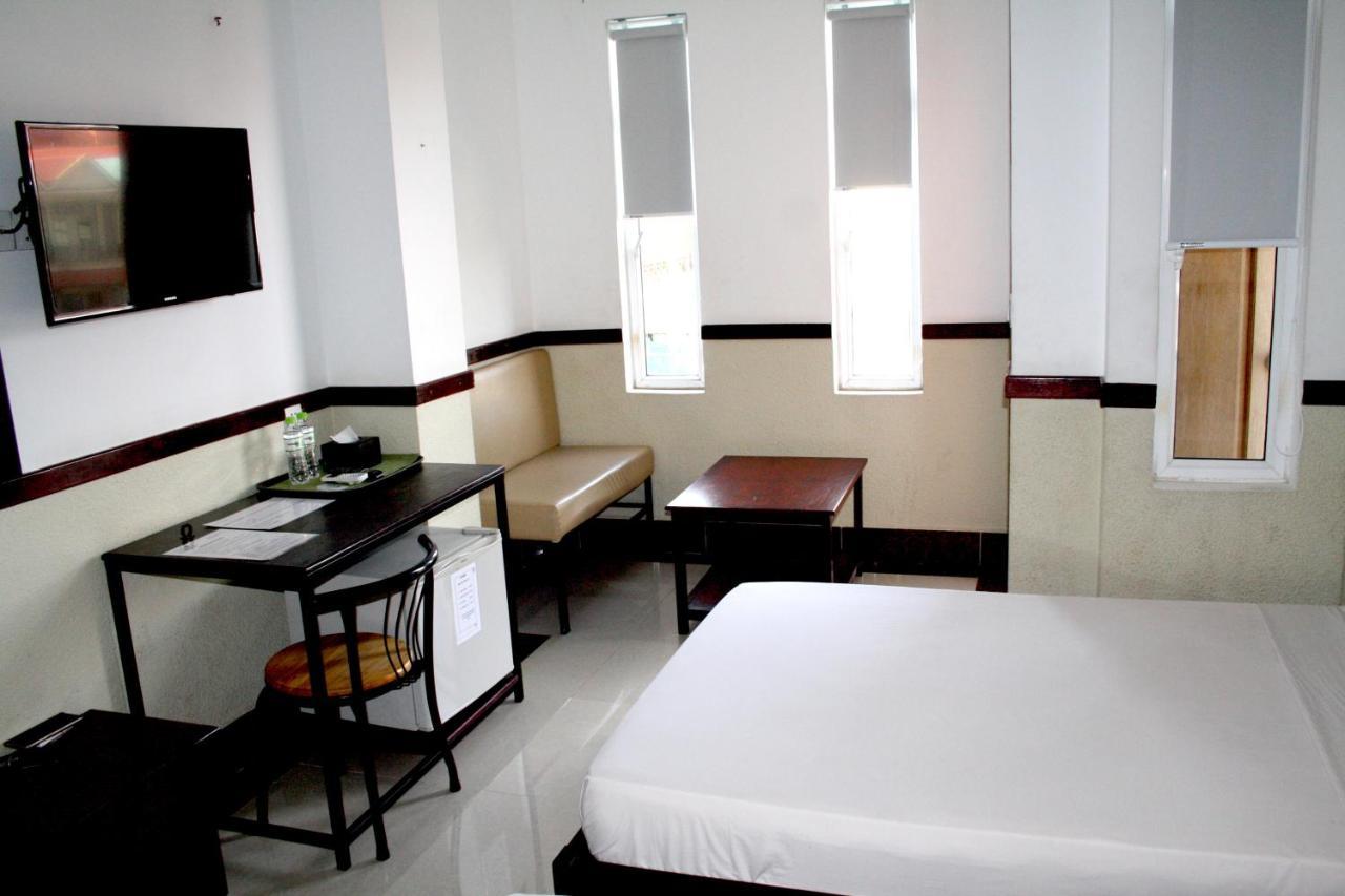 Lalune Hotel Phnom-Penh Buitenkant foto