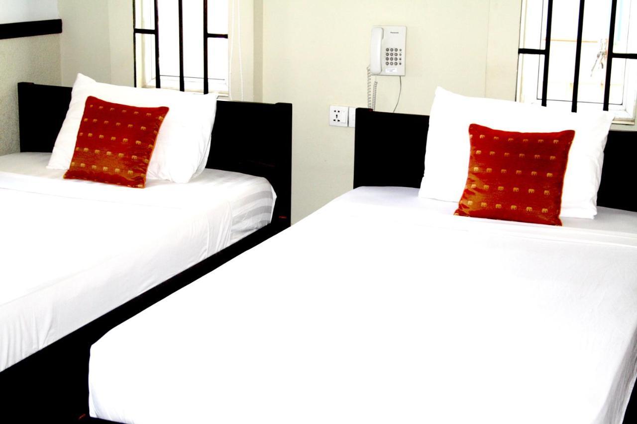Lalune Hotel Phnom-Penh Buitenkant foto